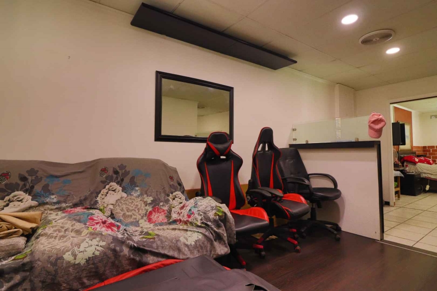 5 Bedroom Property for Sale in Sanddrift Western Cape